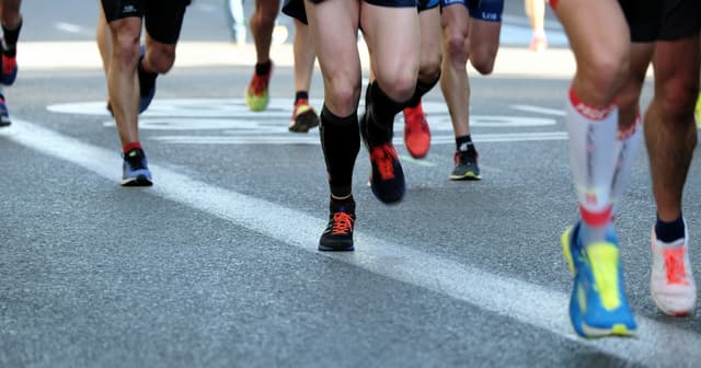 Average Running Speed by Age, Sex & Distance (Charts)