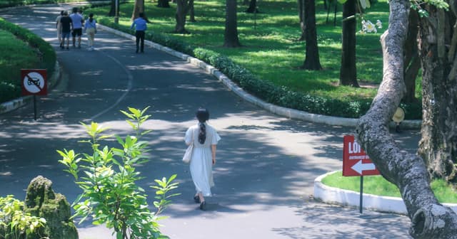 Does Walking Burn Fat? How Much Fat a Walk Really Burns