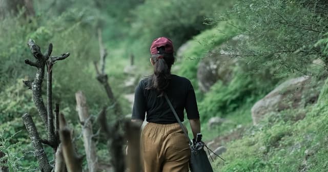 Fasted Walking: Benefits, Fat Burn & How-To (2026)