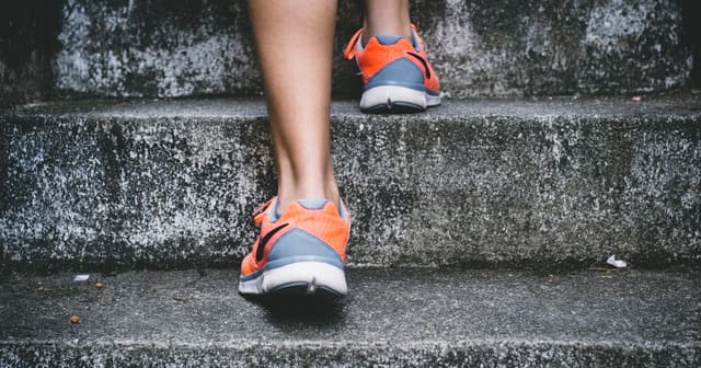 How Far Is 2,000 Steps? ~0.9 mi / 1.5 km + Time Chart