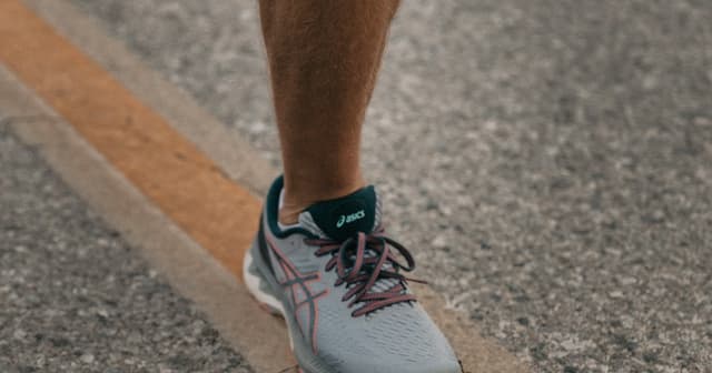Shin Splints From Walking: Causes, Fixes, Recovery