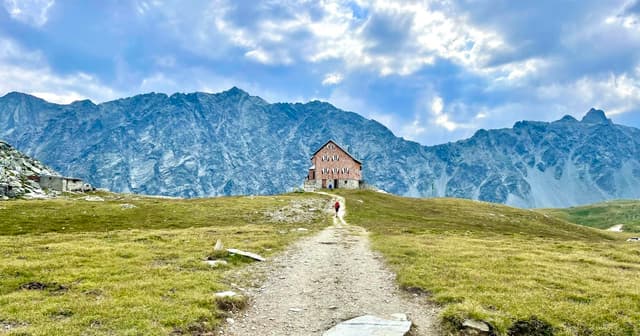 Walking 10 Miles a Day: Steps, Calories, Risks