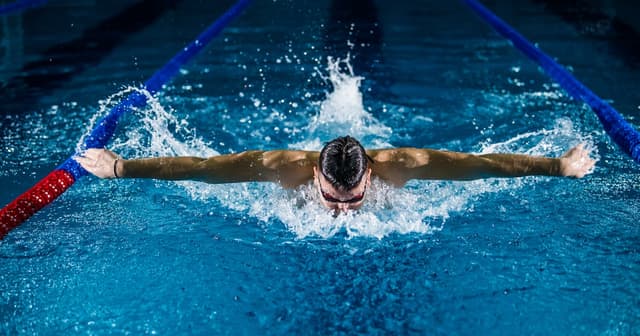 Walking vs Swimming: Calories & Weight Loss (2026)