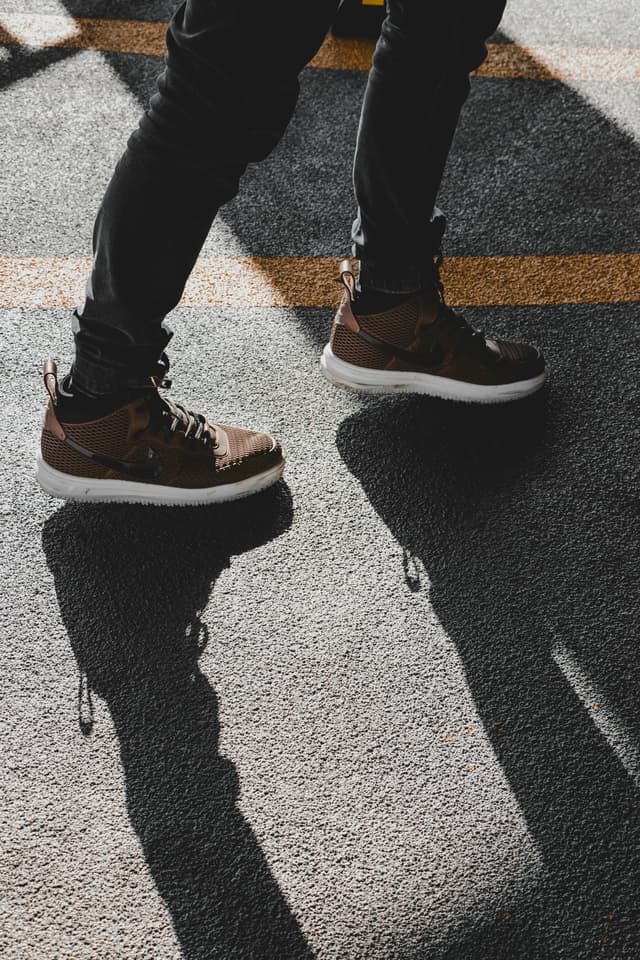 How Many Calories Does 1000 Steps Burn? (By Weight and Pace)