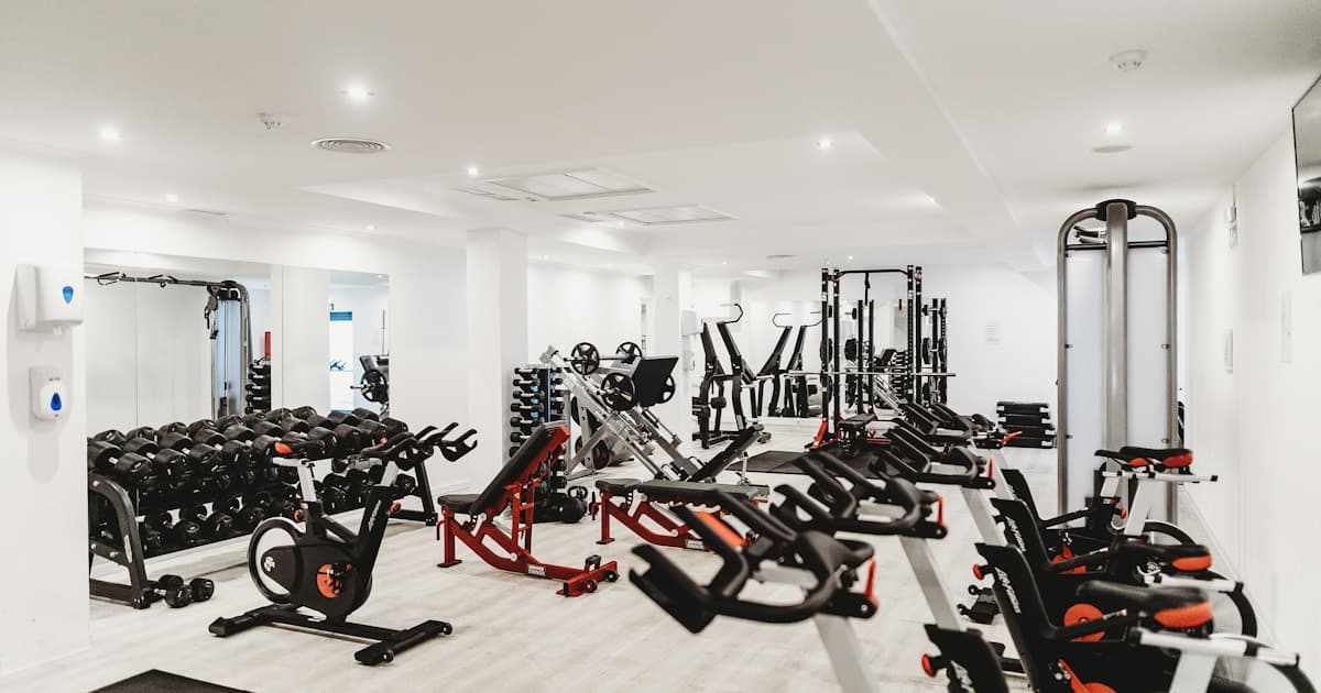 5 Treadmill Walking Workouts for Weight Loss (Beginner to Advanced)