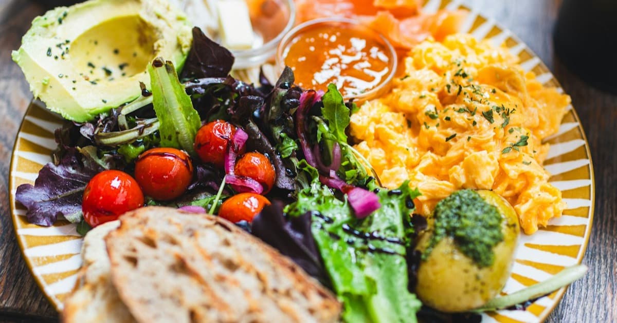 Walking to Lower Cholesterol: How Much Do You Need? (2026)